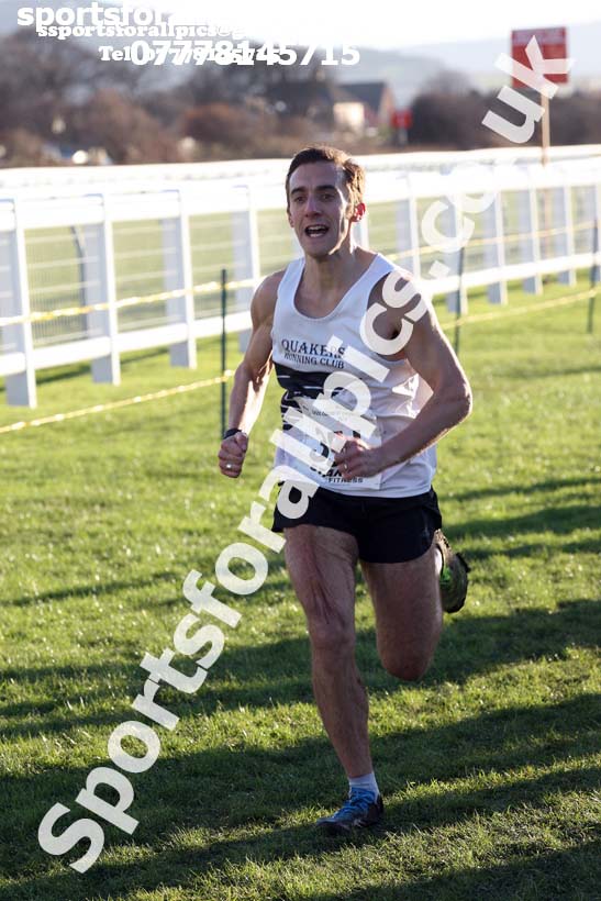 Senior mens North Eastern Cross Country, Redcar. Photo:  David T. Hewitson/Sports for All Pics